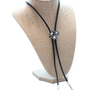 Western Bullet Bloom Cluster Silver Bolo Tie